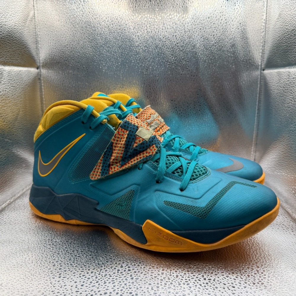 Size 11 Nike Zoom LeBron Soldier‎ 7 Nightshade Tribe Green Mens Shoes 599264-308